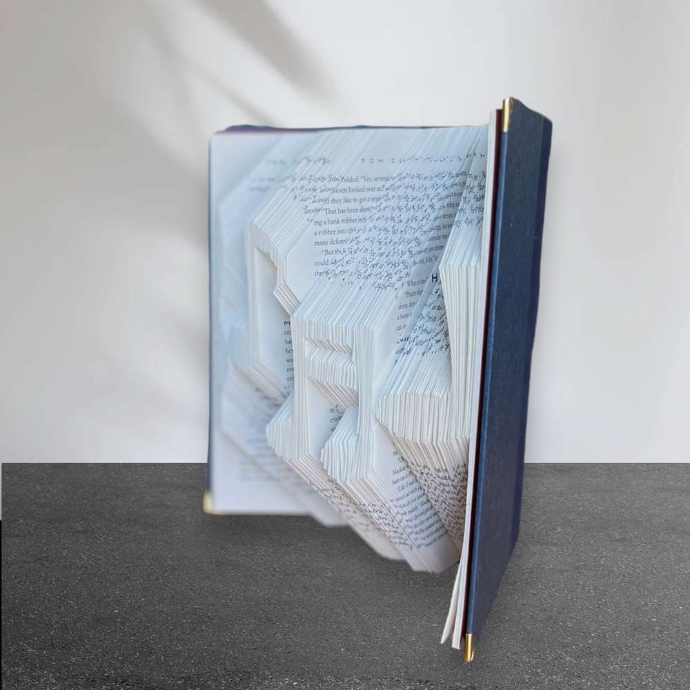 𝑯𝒂𝒏𝒅𝒎𝒂𝒅𝒆 “Music Notes” Book Folding 🎁 - Picture 3 of 9